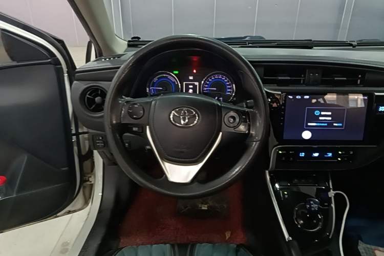Used Toyota Levin 2017 Revised Dual-Engine 1.8H GS E-CVT Elite Sunroof Version China V Standard Steering Wheel