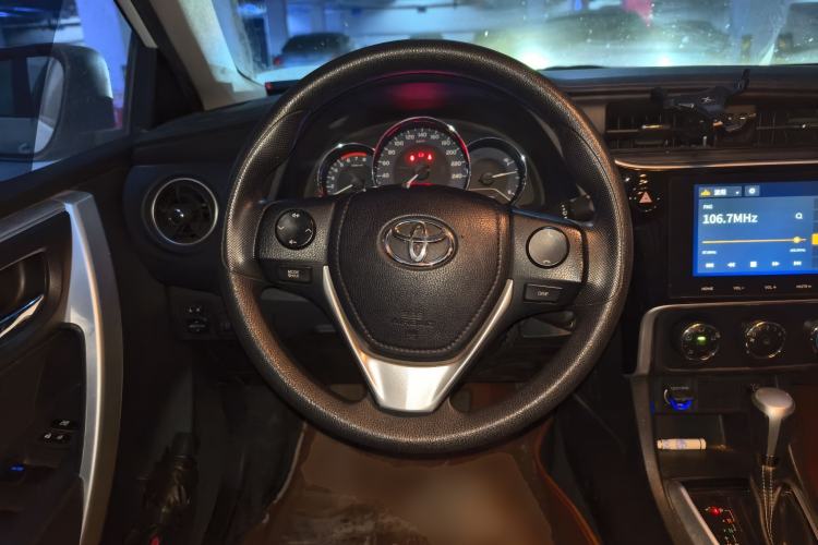 Used Toyota Levin 2017 Revised 185T CVT Elite Edition China V Standard Steering Wheel