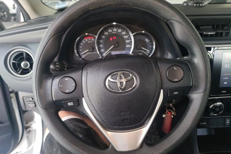 Used Toyota Levin 2017 Revised 185T CVT Elite Edition China V Standard Steering Wheel
