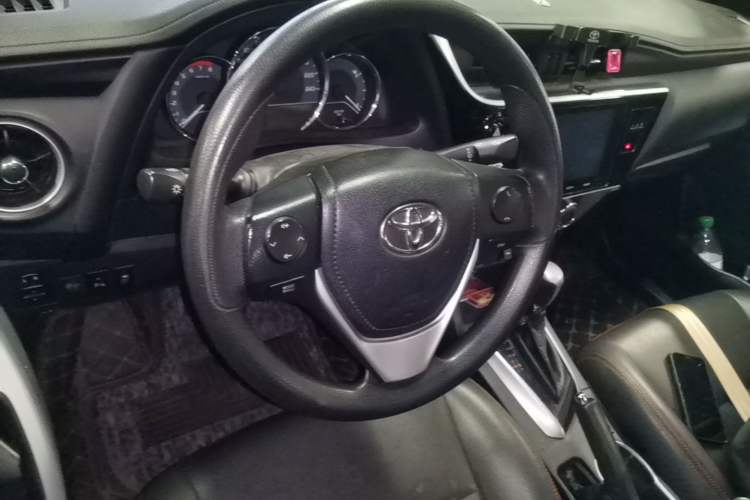 Used Toyota Levin 2017 Revised Version 185T CVT Elite Edition China VI Standard Steering Wheel
