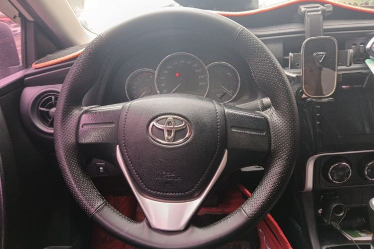 Used Toyota Levin 2017 Revised Version 185T CVT New Sharp Edition China V Standard Steering Wheel