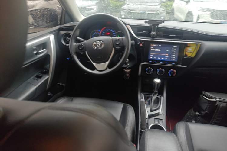 Used Toyota Levin 2017 Revised Version 185T CVT Elite Edition China VI Standard Steering Wheel