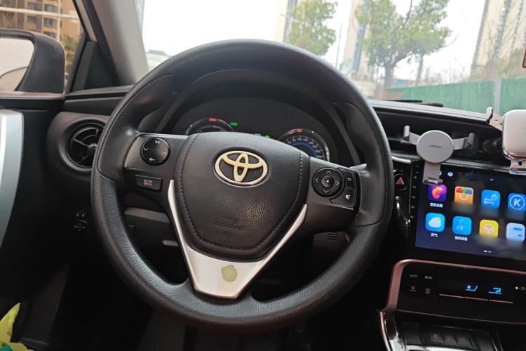 Used Toyota Levin 2017 Revised Dual-Engine 1.8H GS E-CVT Elite Sunroof Version China V Standard Steering Wheel