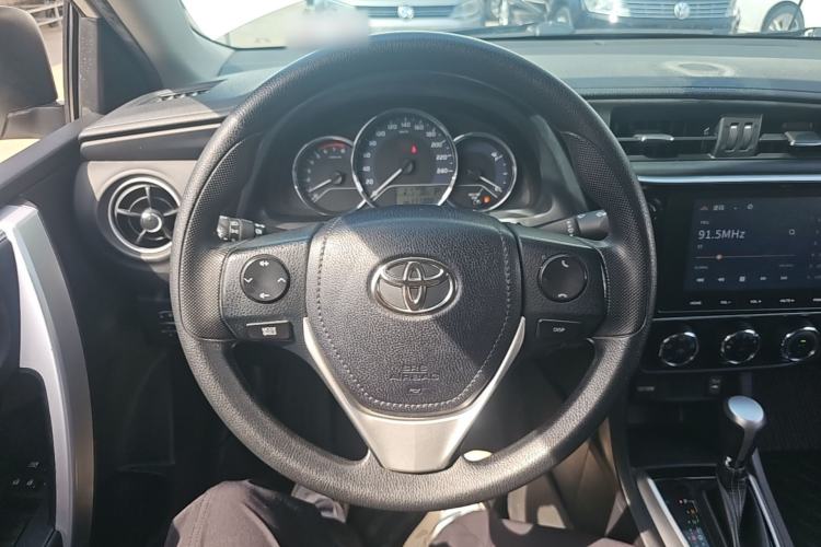 Used Toyota Levin 2017 Revised 185T CVT Elite Edition China V Standard Steering Wheel