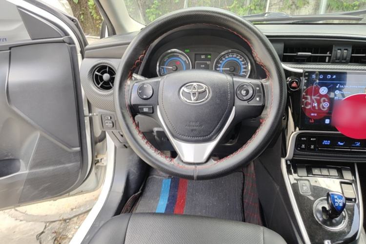 Used Toyota Levin 2017 Revised Dual-Engine 1.8H GS E-CVT Elite Sunroof Version China V Standard Steering Wheel