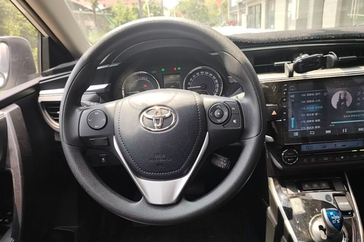 Used Toyota Levin 2017 Revised Dual-Engine 1.8H GS E-CVT Elite Sunroof Version China V Standard Steering Wheel