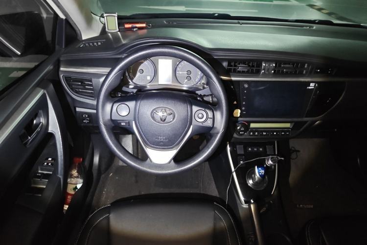 Used Toyota Levin 2017 Revised Dual-Engine 1.8H GS E-CVT Elite Sunroof Version China V Standard Steering Wheel