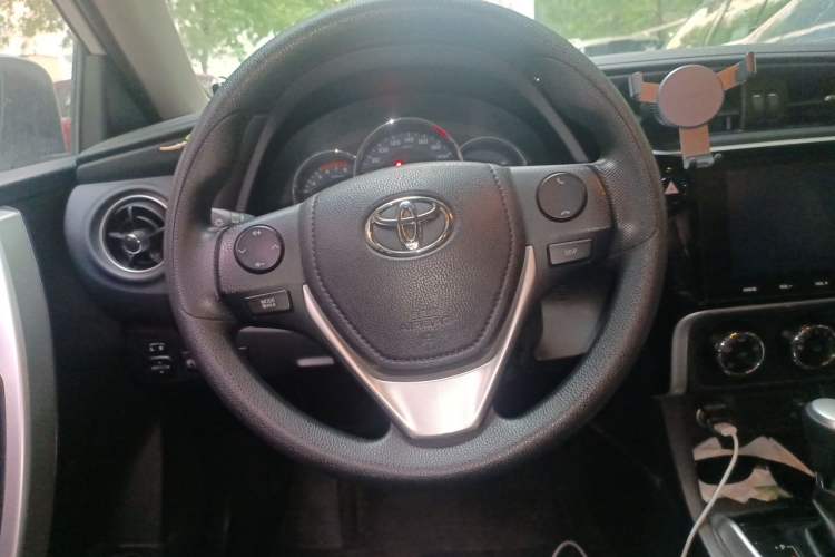 Used Toyota Levin 2017 Revised 185T CVT Elite Edition China V Standard Steering Wheel