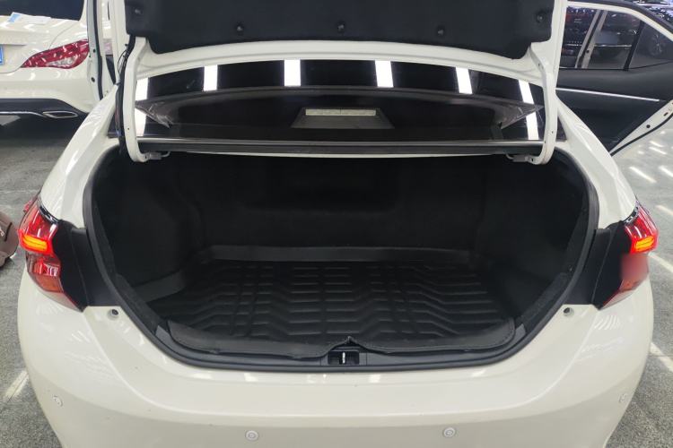 Used Toyota Levin 2017 Revised Dual-Engine 1.8H GS E-CVT Elite Sunroof Version China V Standard Trunk