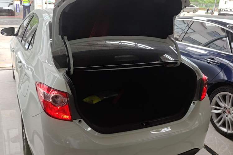 Used Toyota Levin 2017 Revised Version 185T CVT New Sharp Edition China V Standard Trunk