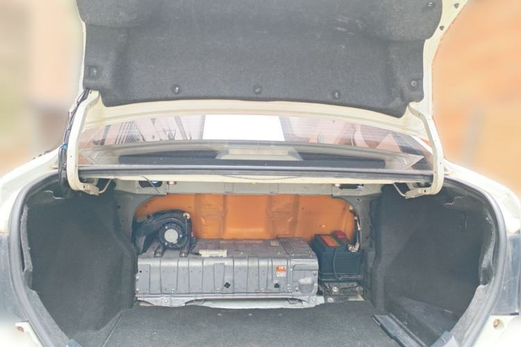 Used Toyota Levin 2017 Revised Dual-Engine 1.8H GS E-CVT Elite Sunroof Version China V Standard Trunk