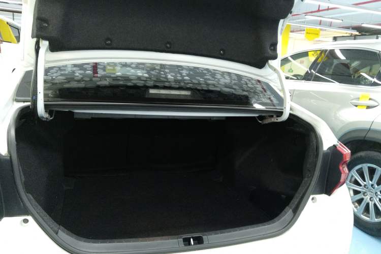 Used Toyota Levin 2017 Revised Version 185T CVT Elite Edition China VI Standard Trunk