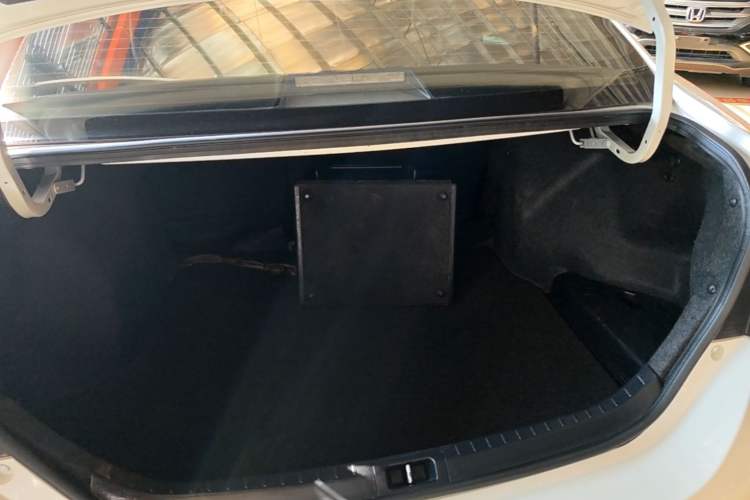 Used Toyota Levin 2017 Revised Version 185T CVT Elite Edition China VI Standard Trunk