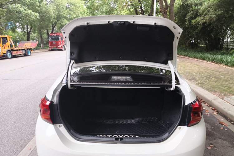 Used Toyota Levin 2017 Revised Dual-Engine 1.8H GS E-CVT Elite Sunroof Version China V Standard Trunk