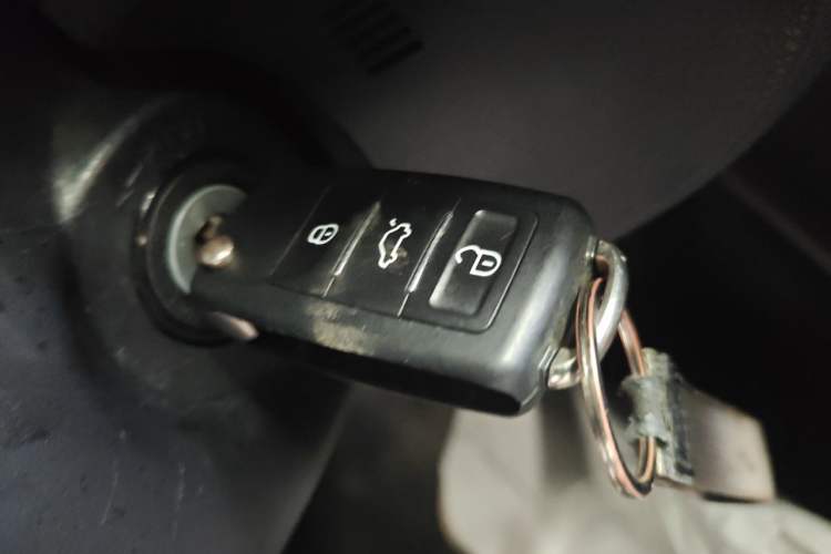 Used Toyota Levin 2017 Revised 185T CVT Leading Edition China V Standard Vehicle Key