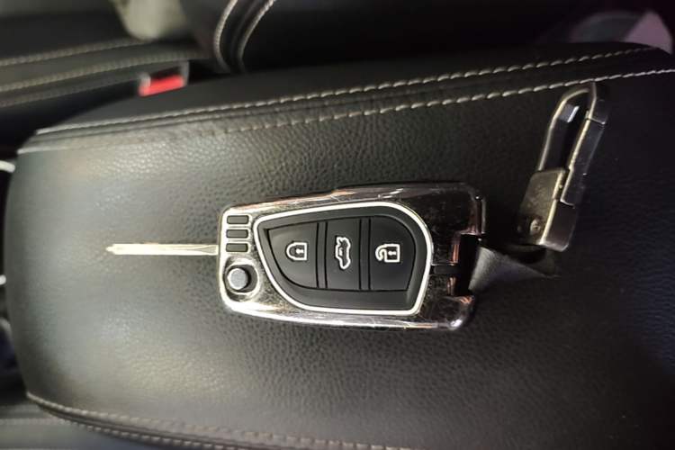 Used Toyota Levin 2017 Revised Version 185T CVT Elite Edition China VI Standard Vehicle Key