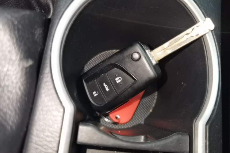 Used Toyota Levin 2017 Revised Version 185T CVT Elite Edition China VI Standard Vehicle Key