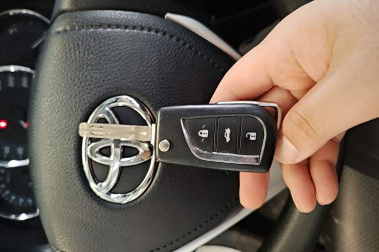 Used Toyota Levin 2017 Revised 185T CVT Elite Edition China V Standard Vehicle Key