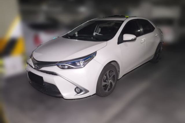 Toyota Levin 2017 Revised Dual-Engine 1.8H GS E-CVT Elite Sunroof Version China V Standard d’occasion