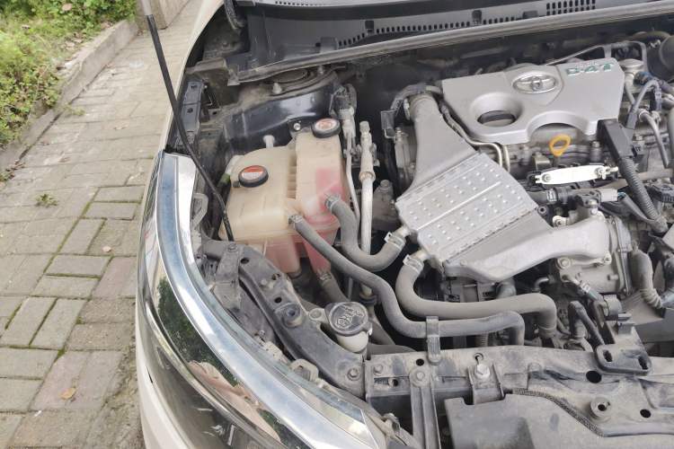 Used Toyota Levin 2017 Revised Version 185T CVT Elite Edition China VI Standard Engine Bay Right