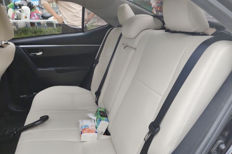 Used Toyota Levin 2017 Revised Version 185T CVT Elite Edition China VI Standard Left Rear Seat