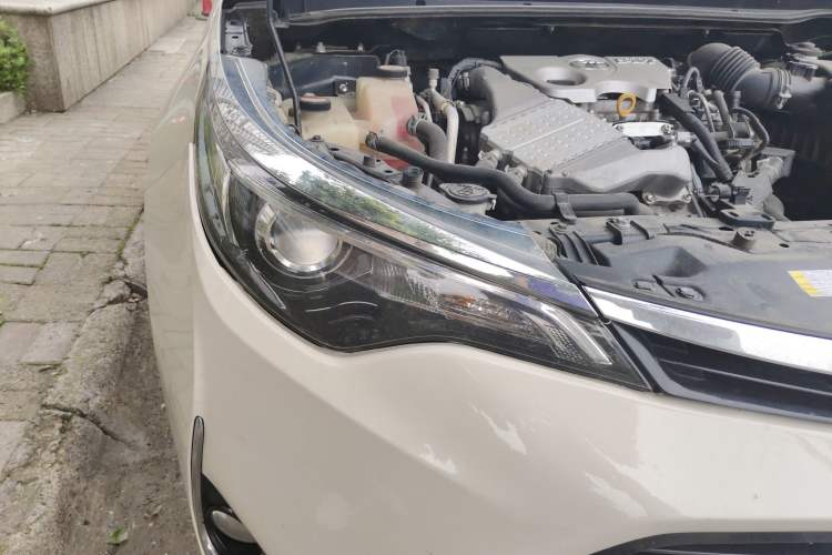 Used Toyota Levin 2017 Revised Version 185T CVT Elite Edition China VI Standard Right Front Headlight