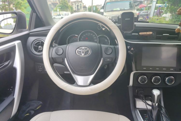 Used Toyota Levin 2017 Revised Version 185T CVT Elite Edition China VI Standard Steering Wheel
