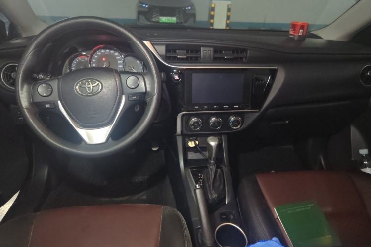 Used Toyota Levin 2018 185T CVT Luxury Edition Center Console
