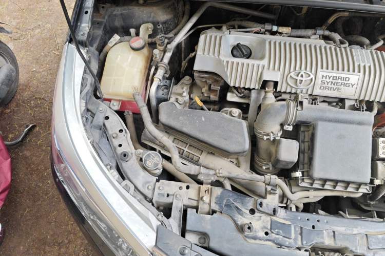 Used Toyota Levin 2018 Dual-Engine 1.8H GS-V E-CVT Prestige Version China V Standard Engine Bay Right