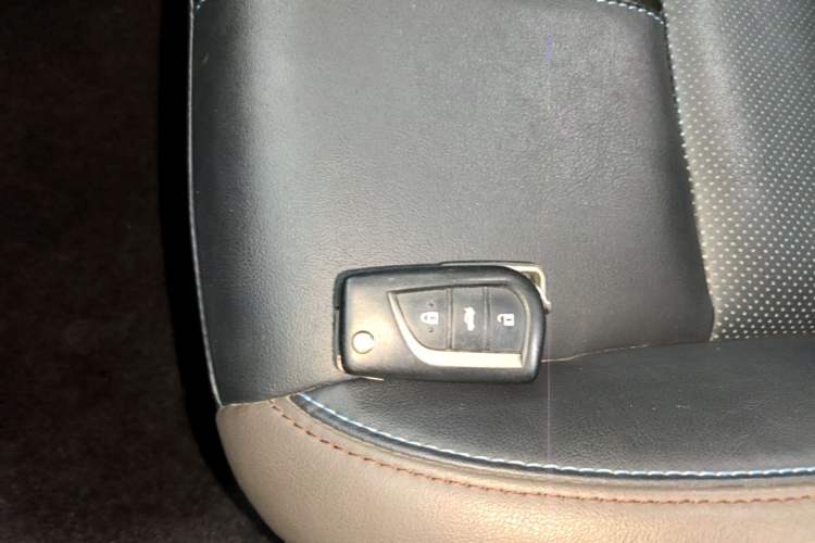 Used Toyota Levin 2018 185T CVT Luxury Edition China V Standard Vehicle Key