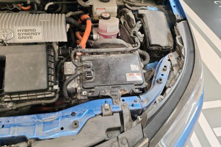Used Toyota Levin 2018 Dual-Engine 1.8H GS-V E-CVT Prestige Version China VI Standard Engine Bay Left