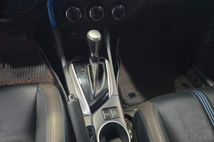 Used Toyota Levin 2018 185T CVT Prestige Version China VI Standard Gear Lever