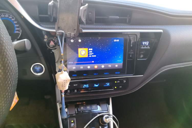 Used Toyota Levin 2018 Dual-Engine 1.8H GS-V E-CVT Prestige Version China V Standard Audio And AC Panel