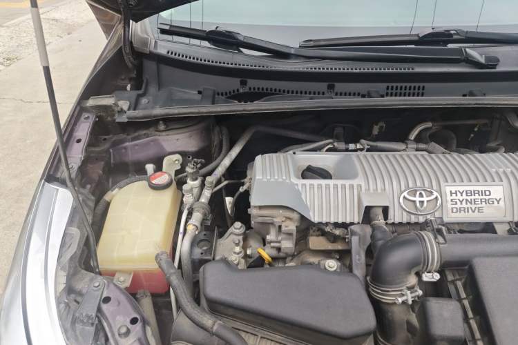 Used Toyota Levin 2018 Dual-Engine 1.8H GS-V E-CVT Prestige Version China V Standard Engine Bay Right