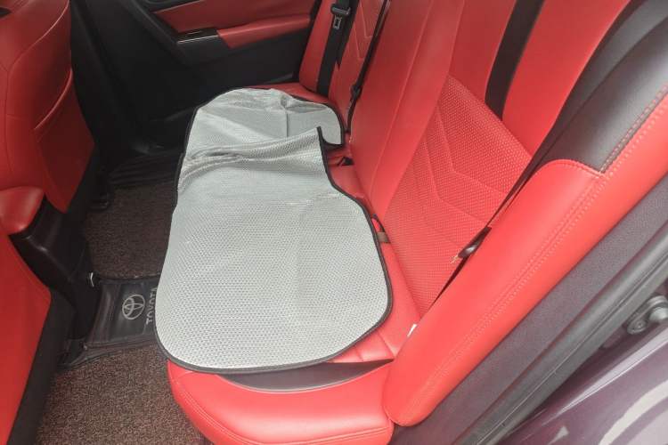 Used Toyota Levin 2018 Dual-Engine 1.8H GS-V E-CVT Prestige Version China V Standard Left Rear Seat