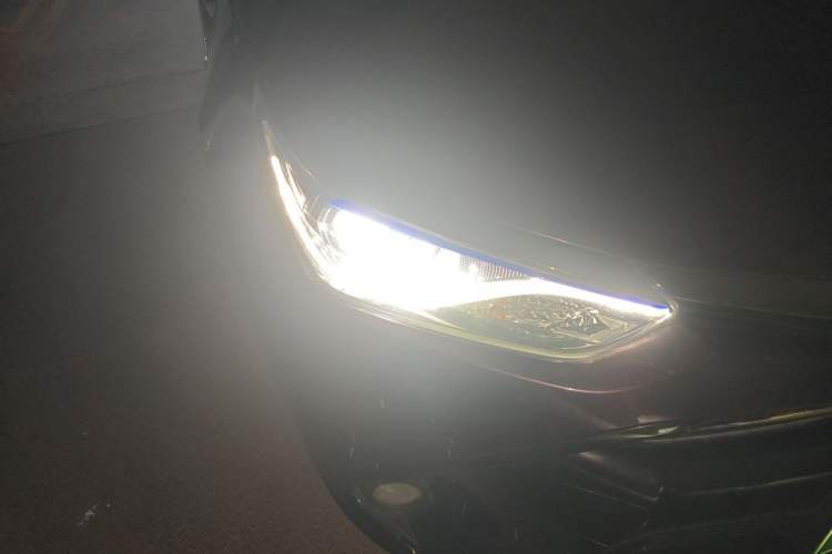 Used Toyota Levin 2018 Dual-Engine 1.8H GS-V E-CVT Prestige Version China V Standard Right Front Headlight