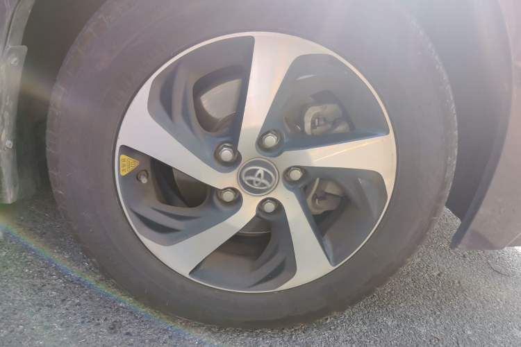 Used Toyota Levin 2018 Dual-Engine 1.8H GS-V E-CVT Prestige Version China V Standard Right Front Wheel Hub