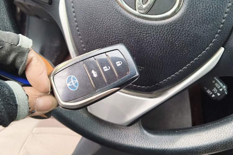 Used Toyota Levin 2018 Dual-Engine 1.8H GS-V E-CVT Prestige Version China V Standard Vehicle Key