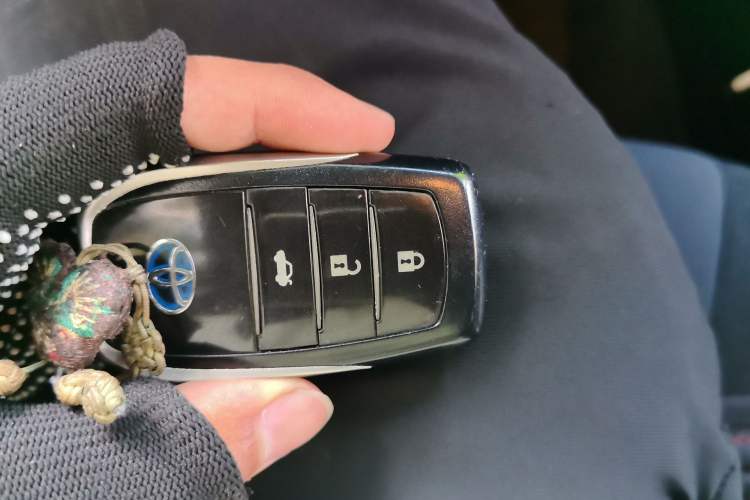 Used Toyota Levin 2018 Dual-Engine 1.8H GS-V E-CVT Prestige Version China V Standard Vehicle Key