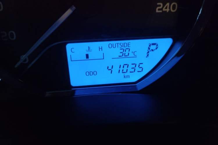 Used Toyota Levin 2018 185T CVT Prestige Version China VI Standard Odometer Close Up