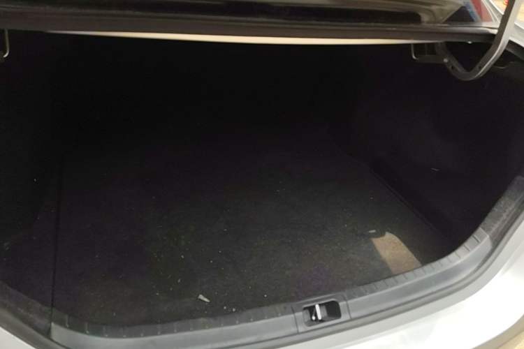 Used Toyota Levin 2018 185T CVT Prestige Version China VI Standard Trunk
