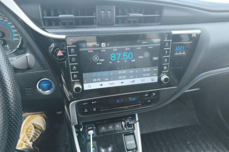 Used Toyota Levin 2018 Dual-Engine 1.8H GS-V E-CVT Prestige Version China V Standard Audio And AC Panel