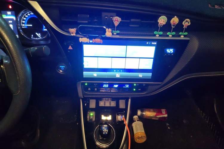Used Toyota Levin 2018 Dual-Engine 1.8H GS-V E-CVT Prestige Version China V Standard Audio And AC Panel