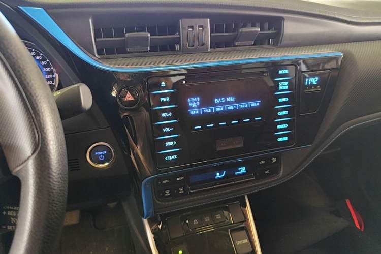 Used Toyota Levin 2018 Dual-Engine 1.8H GS-V E-CVT Prestige Version China VI Standard Audio And AC Panel