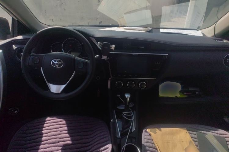 Used Toyota Levin 2018 185T CVT Luxury Edition Center Console