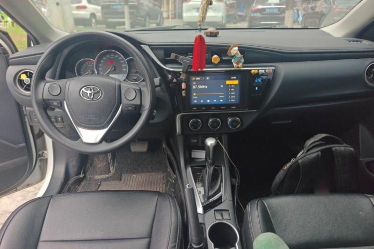 Used Toyota Levin 2018 185T CVT Luxury Edition Center Console