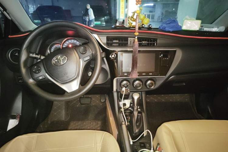 Used Toyota Levin 2018 185T CVT Luxury Edition Center Console