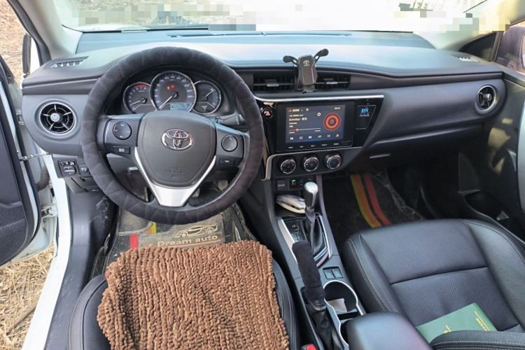 Used Toyota Levin 2018 185T CVT Luxury Edition Center Console