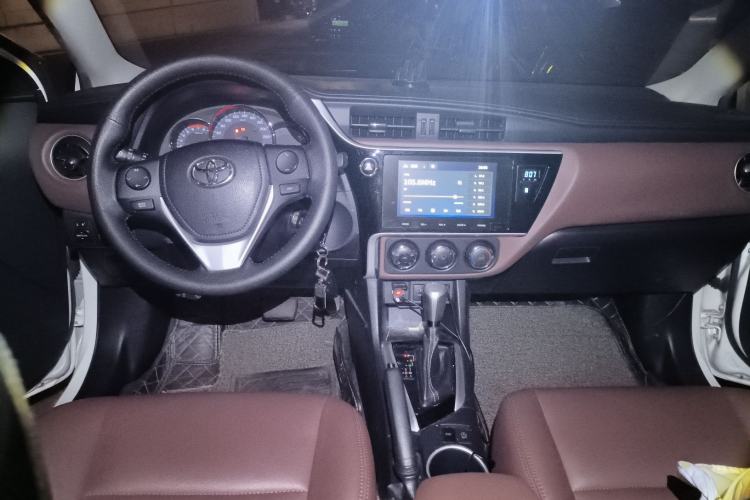 Used Toyota Levin 2018 185T CVT Luxury Edition Center Console