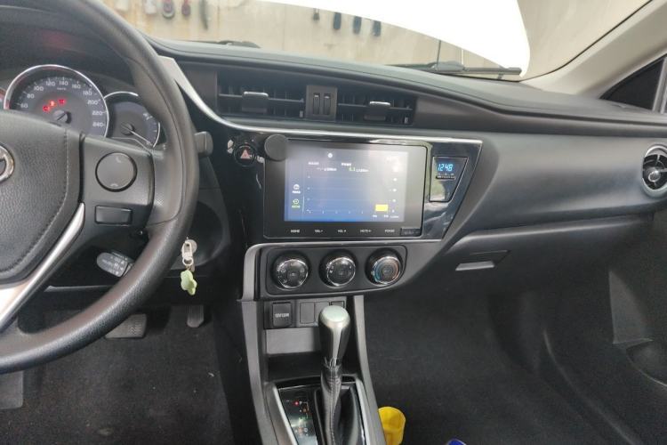 Used Toyota Levin 2018 185T CVT Luxury Edition Center Console